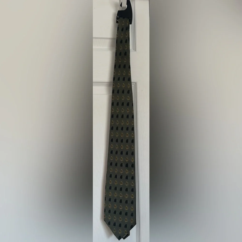 Off Island by Tommy Bahama Pineapple Pattern Tie